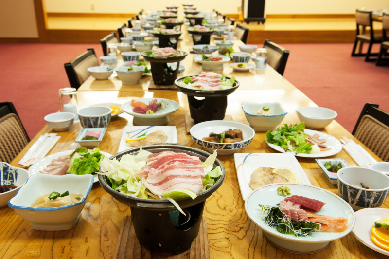 宴会場（カラオケ付き）＊お料理はイメージです。